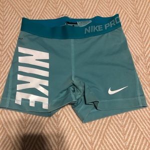 Nike Pro